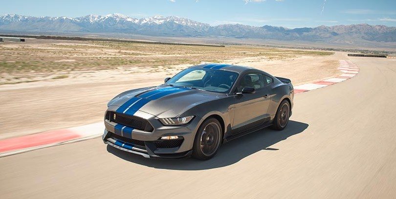 2017 Ford Mustang GT500 front view 810x407