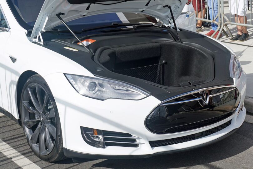 Tesla Model S SAO 2016 9502 810x540
