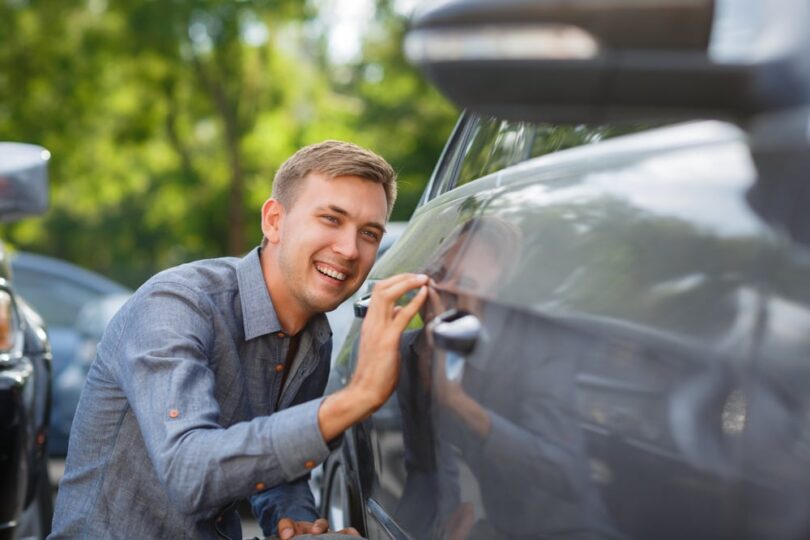 inspect car after long drives 810x540