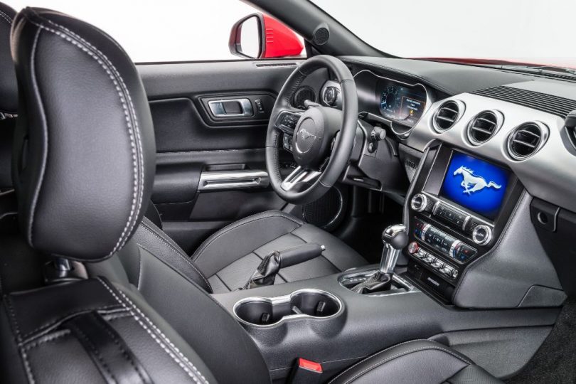 interior Mustang 810x540