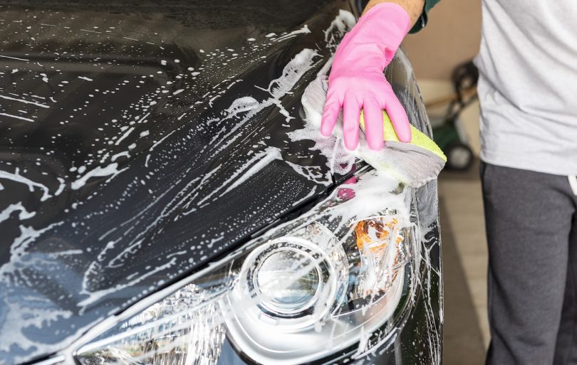 wash a car 1822415 1280 810x513